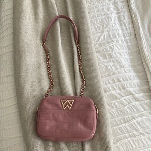 Pink crocodile Kelly Wynne bag